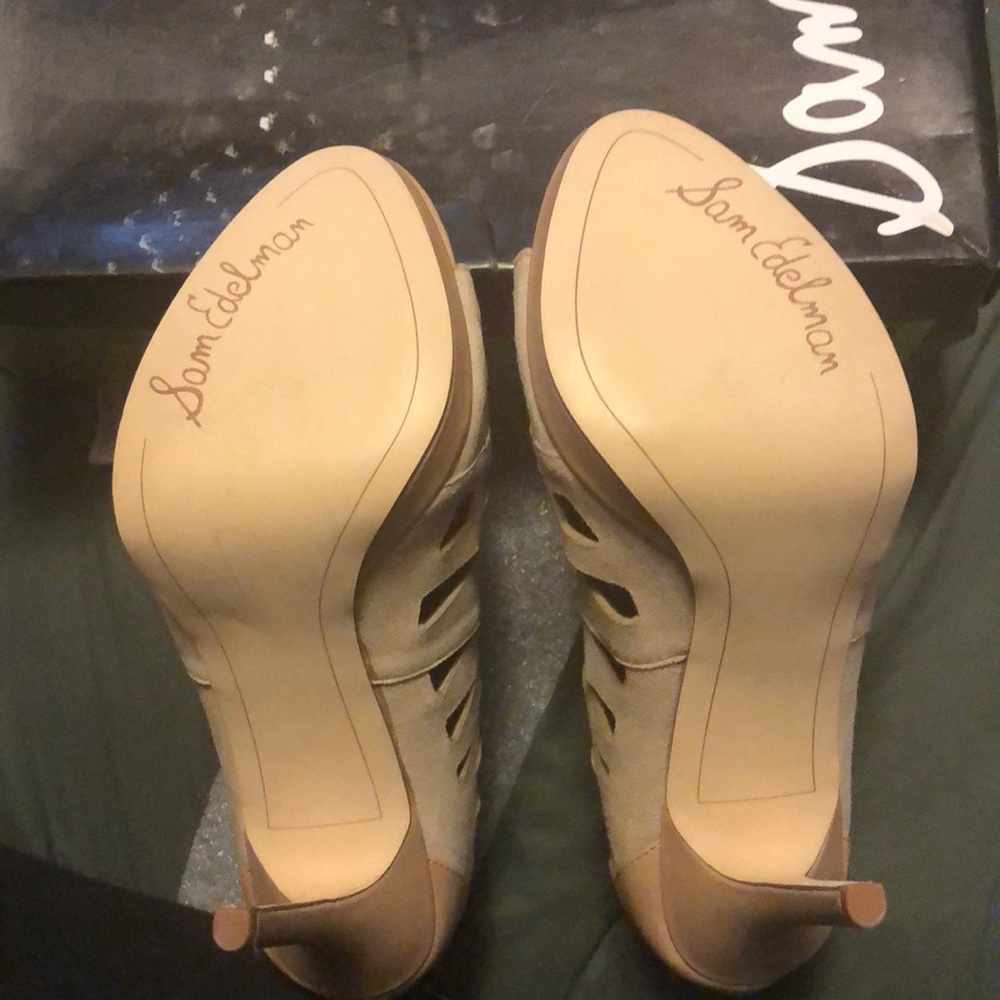 Shoes - Picture 4 of 5